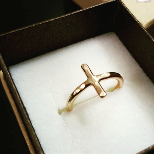 Kris-Cross Ring